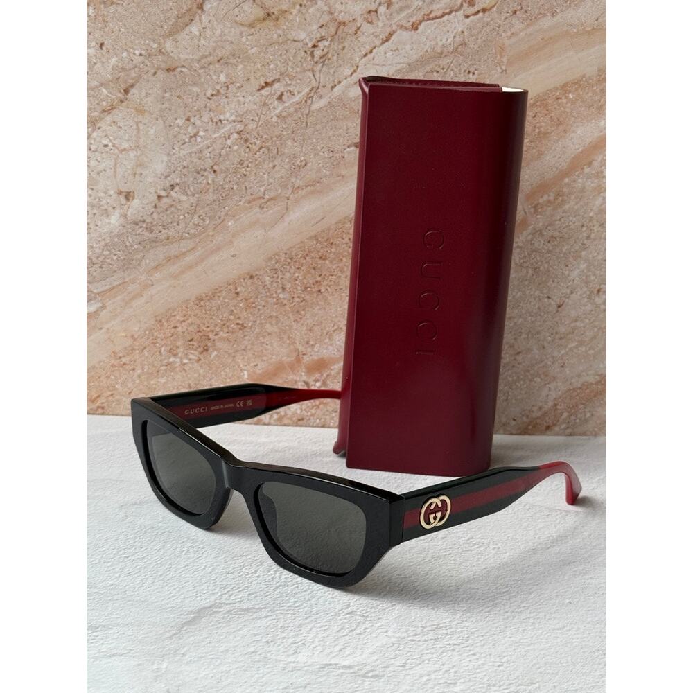 NEW Gucci GG2116S Black Cat Eye Striped Sunglasses $440 - Picture 2 of 7